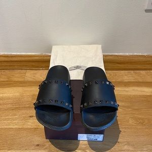 Valentino Garavani Black Rockstud Slide Sandals